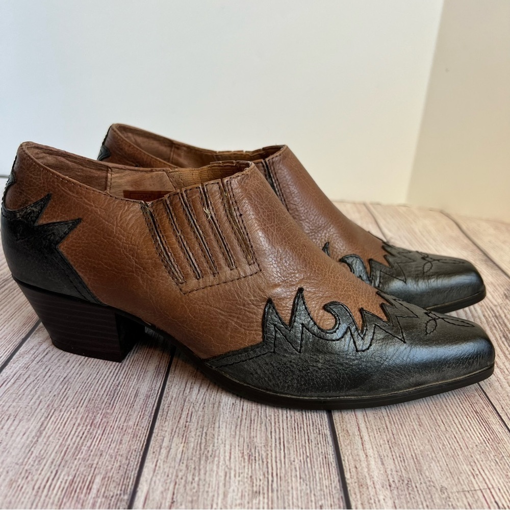 Oak Tree Western Wear Two Toned Ankle Boots 10
